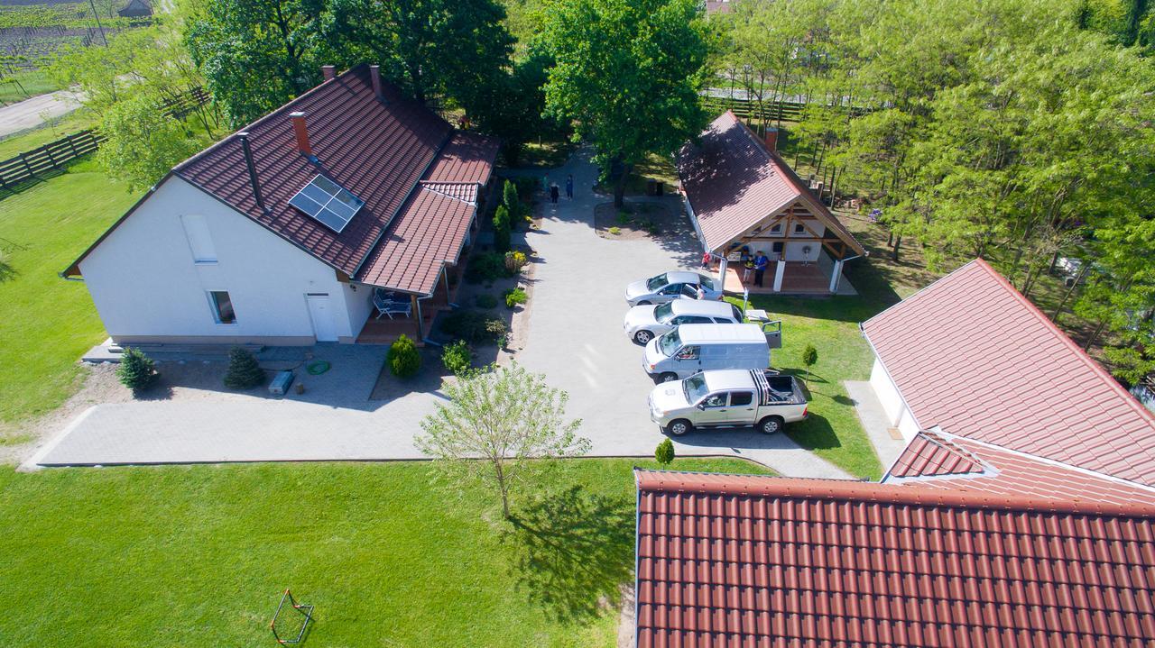 Tölgyfa Vendégház Kiskoros Exterior foto