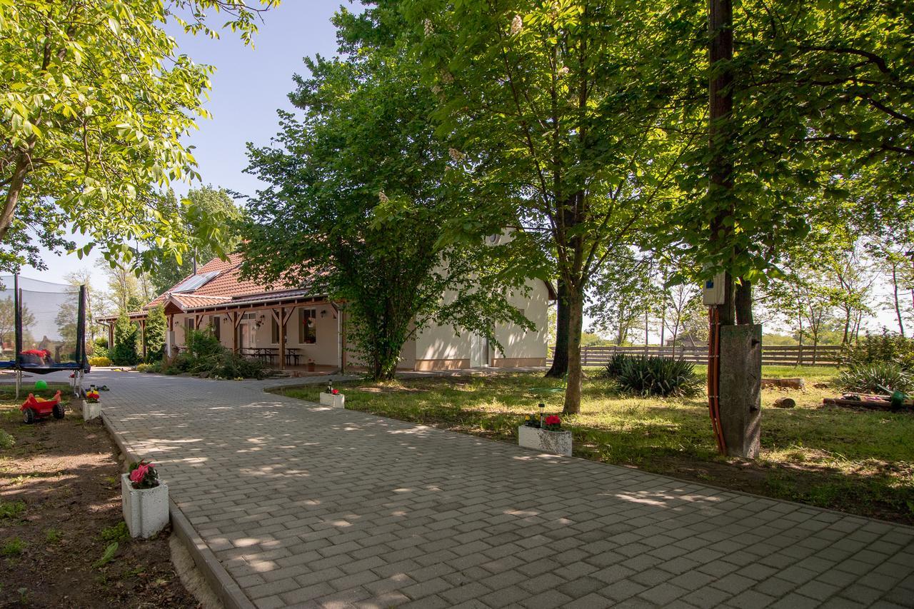 Tölgyfa Vendégház Kiskoros Exterior foto