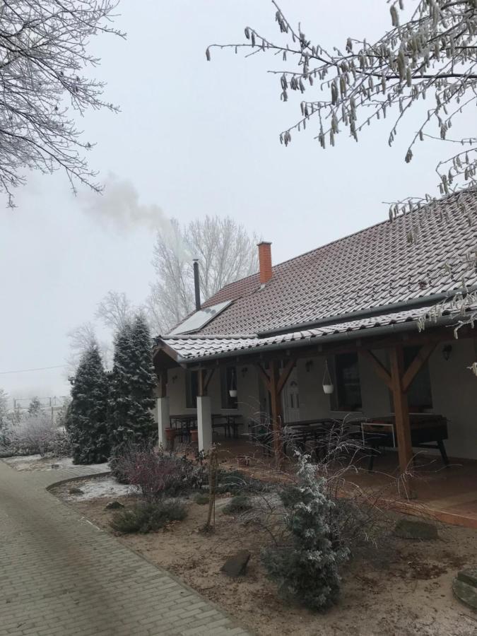 Tölgyfa Vendégház Kiskoros Exterior foto